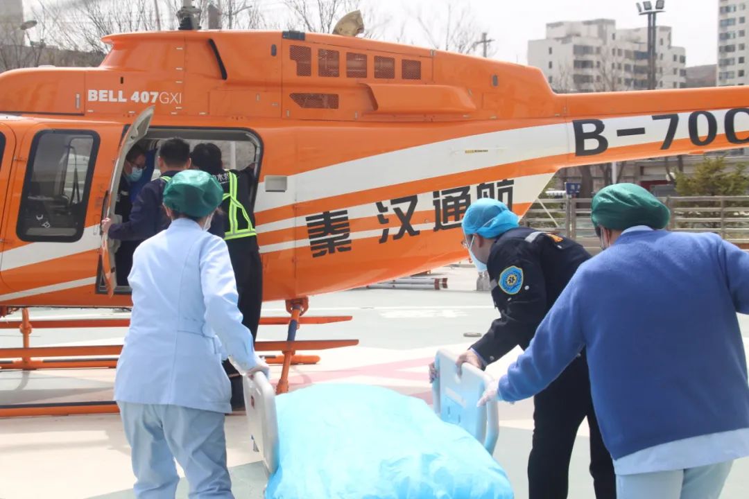 秦汉通航完成一例昏迷患者直升机空中医疗转运