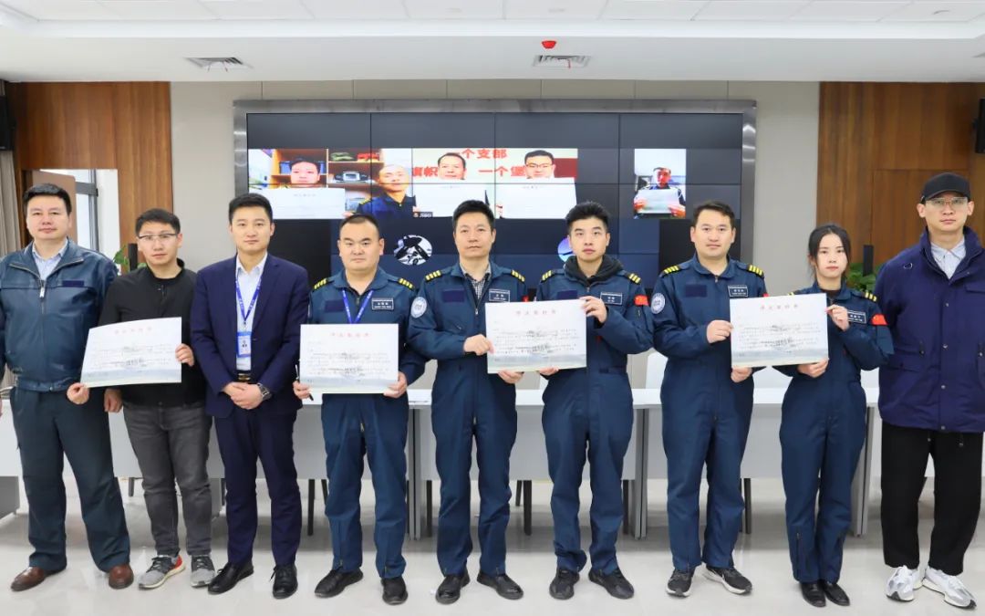 以老带新传帮带 青蓝结对共成长——秦汉通航开展飞行师徒双选活动