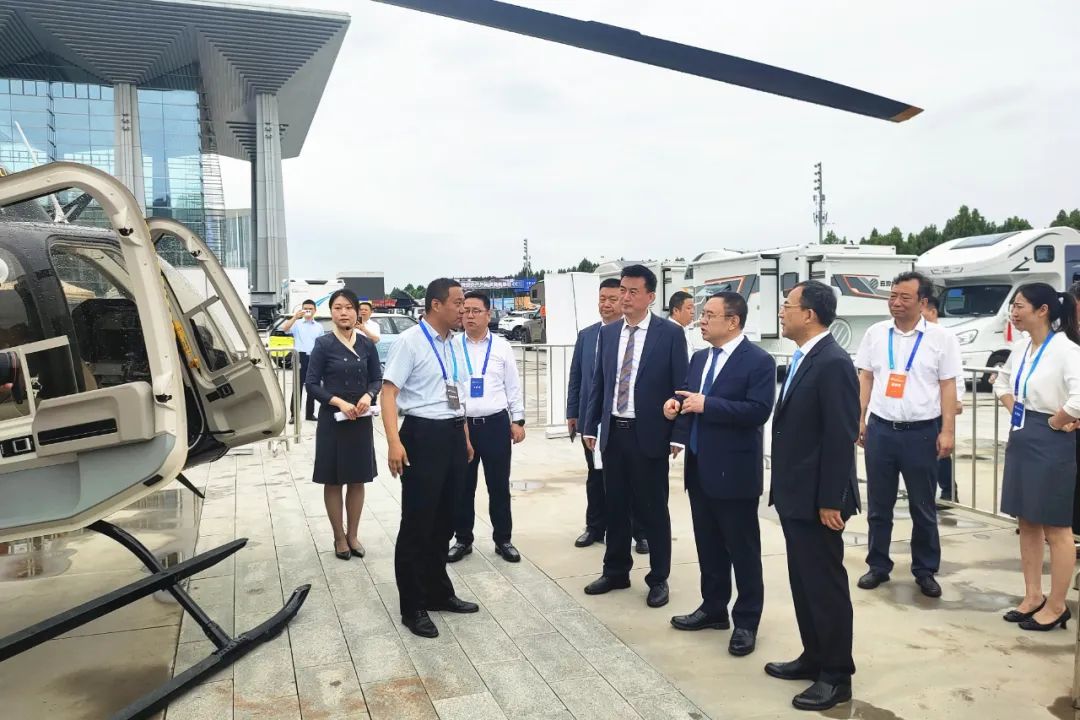 直升机赋能文旅发展 高质量推动低空经济——贝尔407直升机亮相2024西安丝绸之路国际旅游博览会